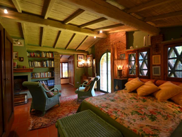Schlafzimmer Anwesen mit Pool in Arezzo, Italien