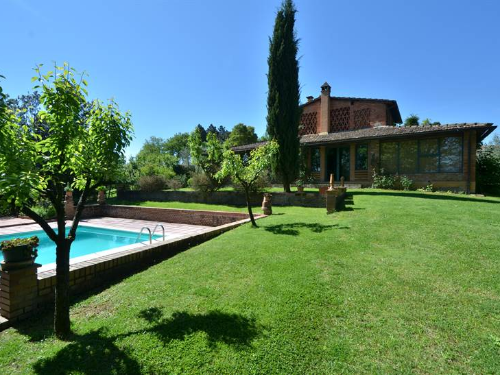 Ansicht Anwesen mit Pool in Arezzo, Italien